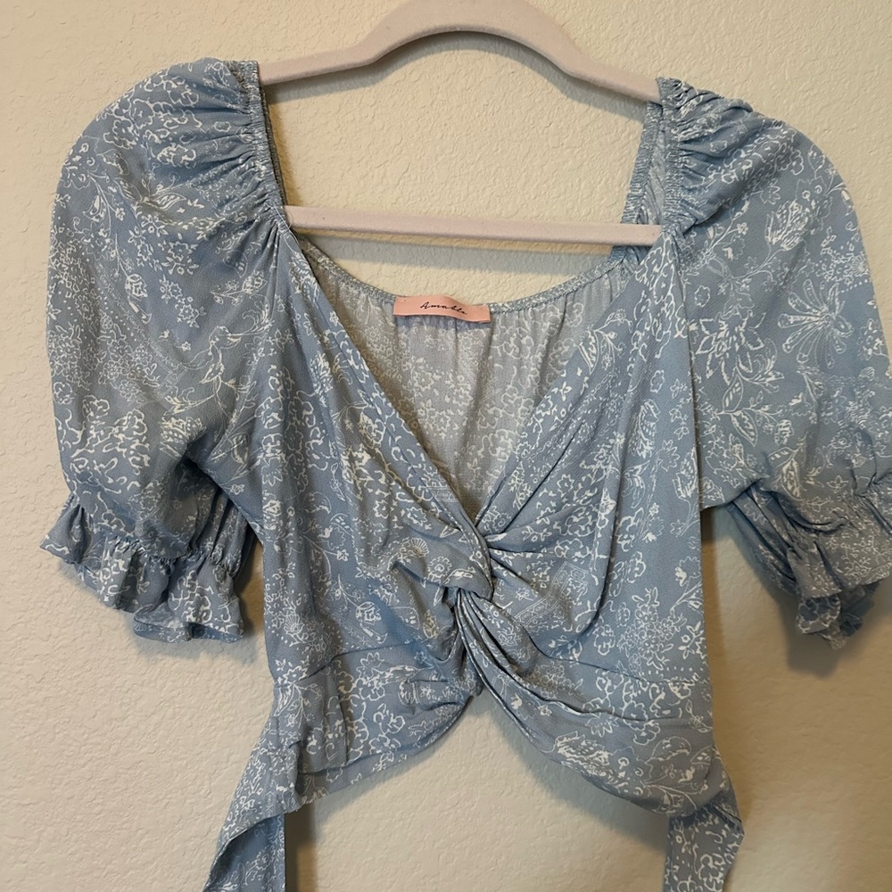 Puff sleeve crop top. NWOT